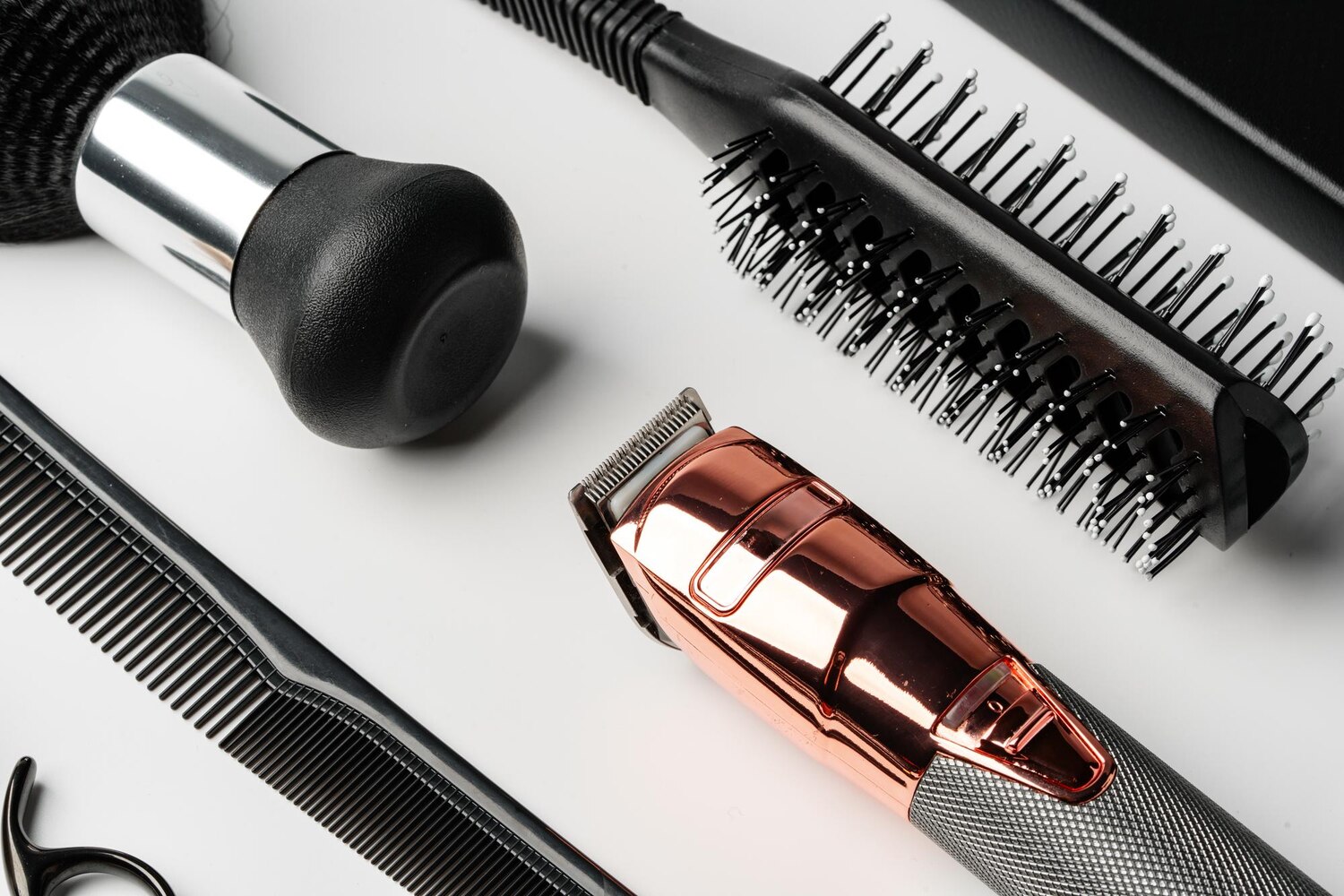 Dobry sklep dla fryzjerów - co powinien oferować profesjonalistom?