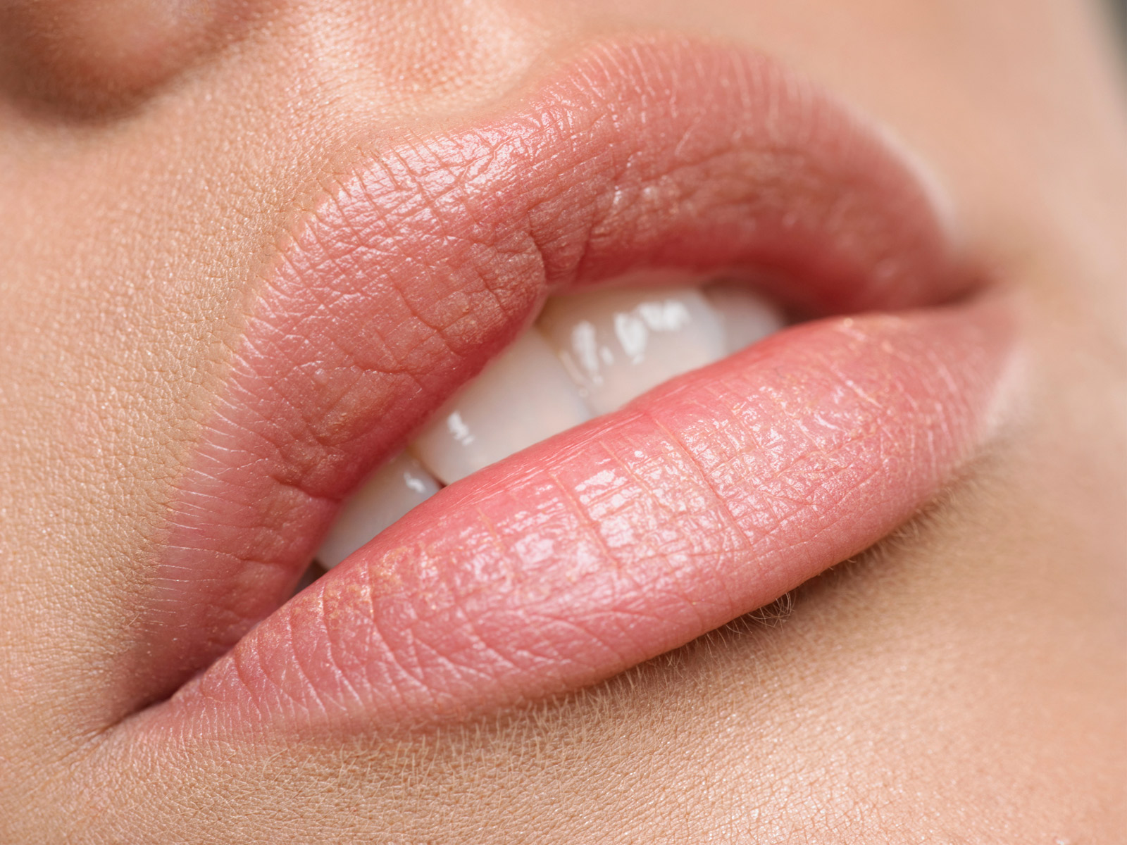 Modelowanie ust na płasko – dlaczego efekt jest tak naturalny?