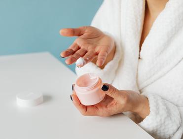 Jak prawidłowo czytać składy kremów? Poznaj podstawy!